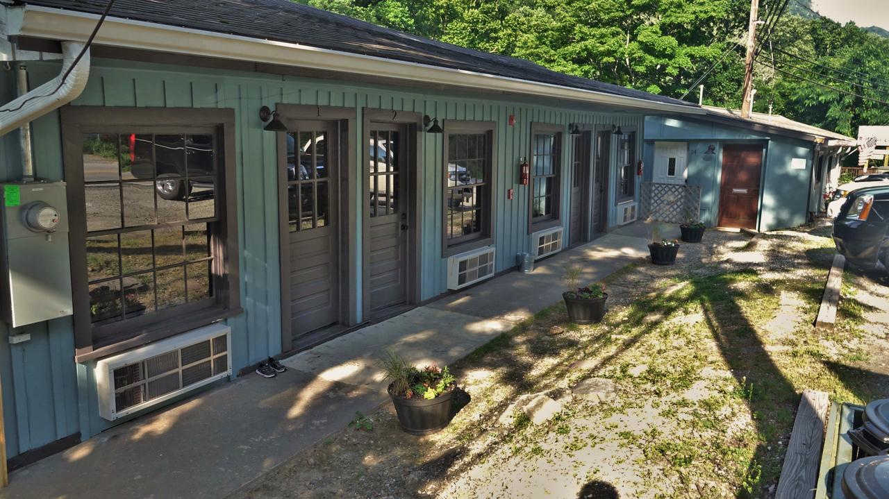 Riverside Lodge At Chimney Rock Bagian luar foto