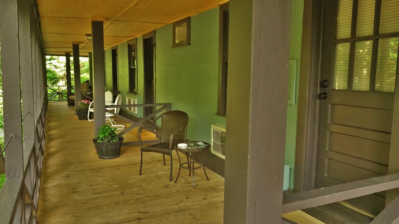 Riverside Lodge At Chimney Rock Bagian luar foto