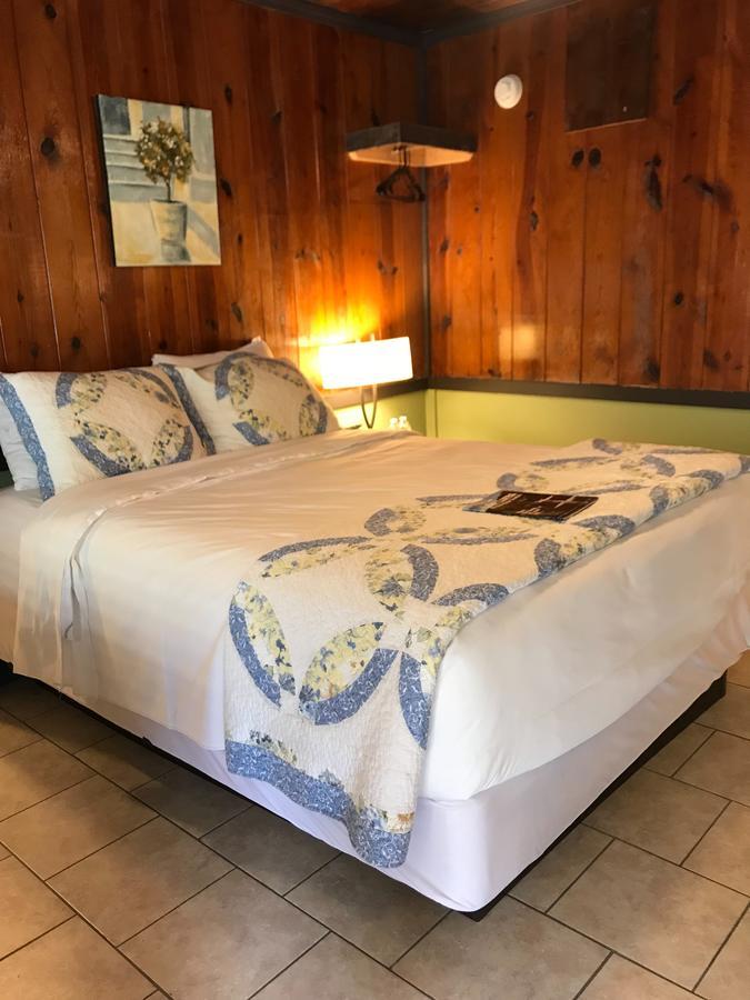Riverside Lodge At Chimney Rock Bagian luar foto