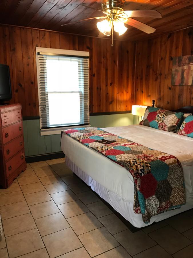 Riverside Lodge At Chimney Rock Bagian luar foto