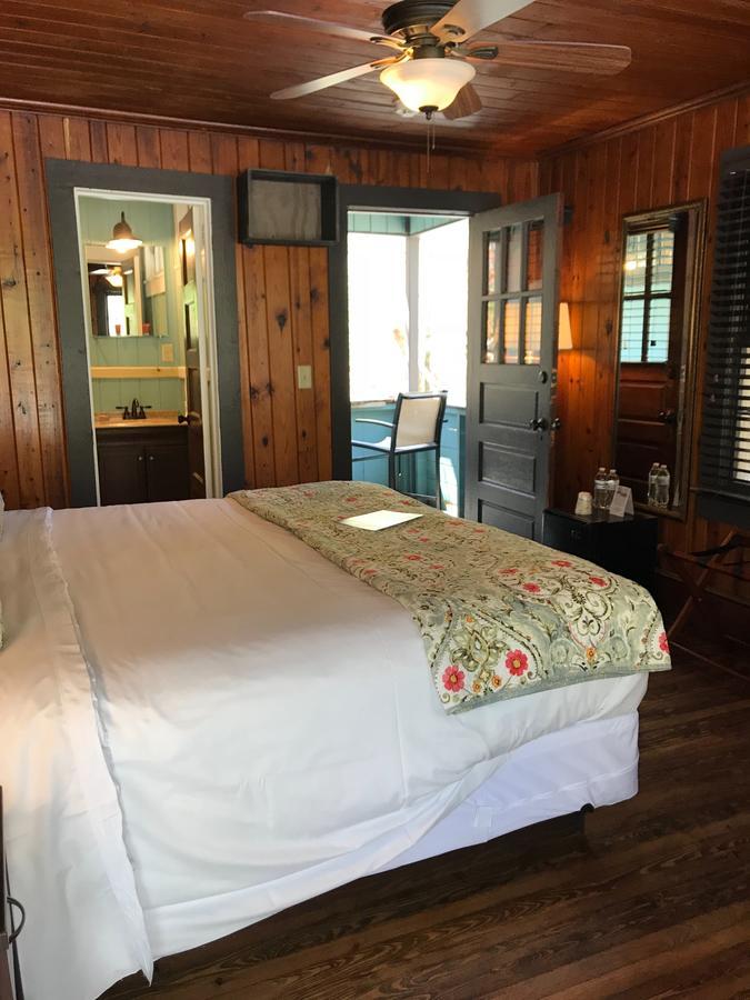 Riverside Lodge At Chimney Rock Bagian luar foto
