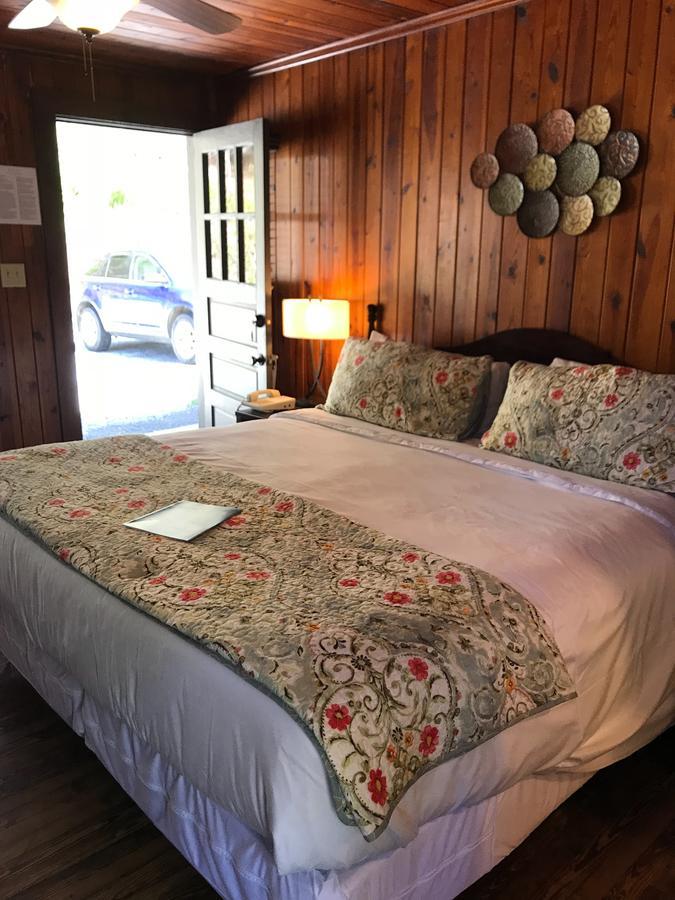 Riverside Lodge At Chimney Rock Bagian luar foto