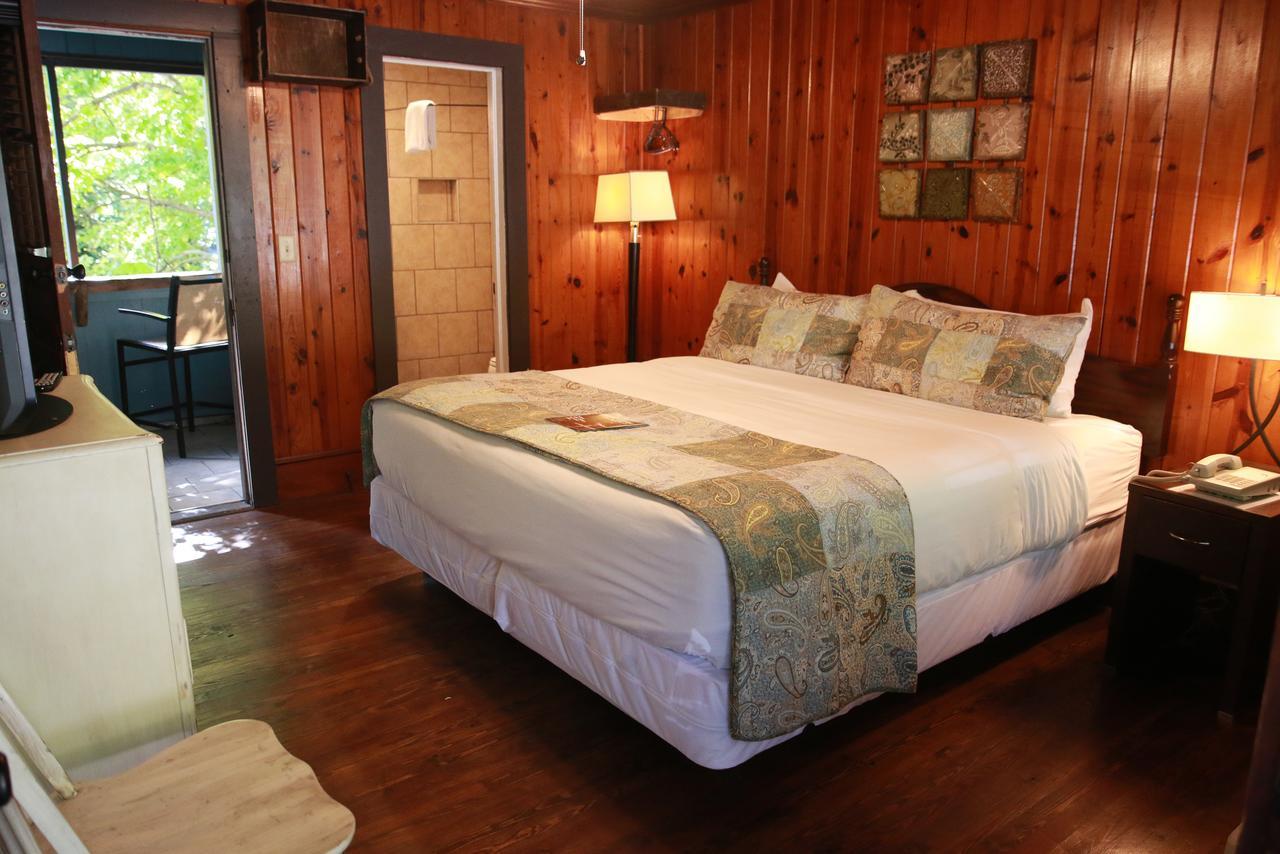 Riverside Lodge At Chimney Rock Bagian luar foto