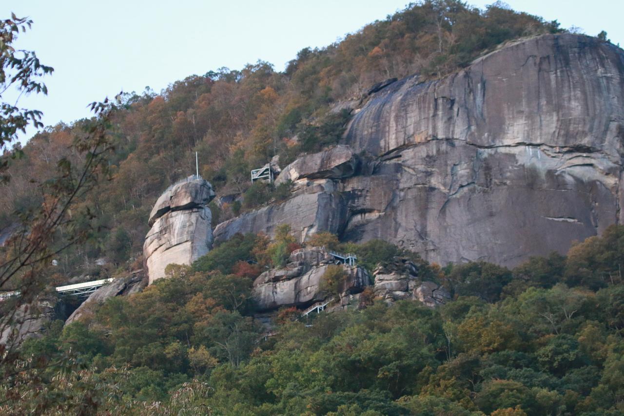 Riverside Lodge At Chimney Rock Bagian luar foto