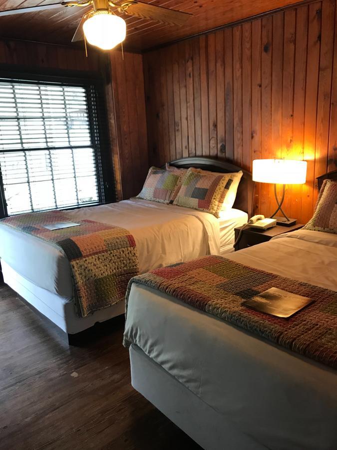 Riverside Lodge At Chimney Rock Bagian luar foto
